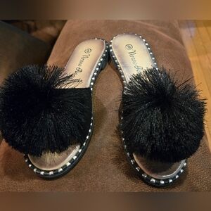 Verano Rio Black POM POM Mule/Sandals/Slippers/Slides NEW!!🖤🖤